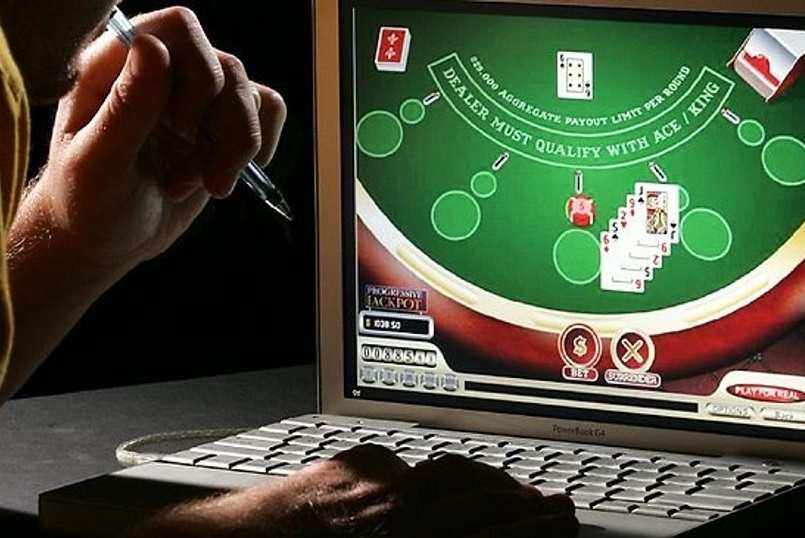 Nên chọn phần mềm máy đánh bạc tại nhà cái nào?